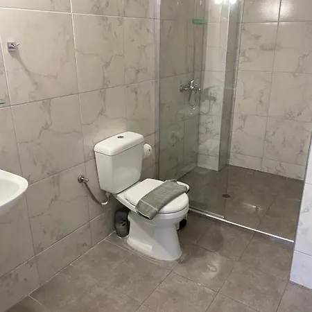 Central Areopolis Rooms *