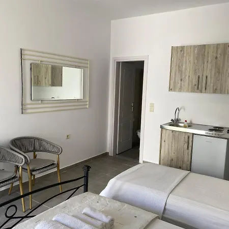 Central Areopolis Rooms *